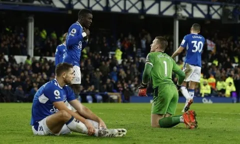 Man City và Everton đặt ra bài kiểm tra cho Premier League