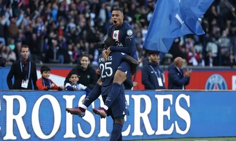 Messi trở lại, PSG chiến thắng hủy diệt