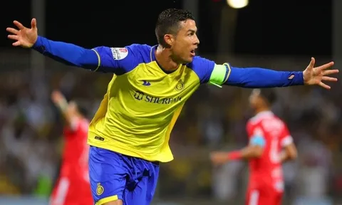 Tới Saudi Arabia chưa lâu, Ronaldo khiến cả đội M.U lép vế