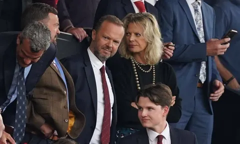 Ed Woodward ra thông báo quan trọng giữa cơn khủng hoảng của Man Utd
