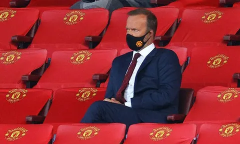 Ed Woodward vẫn chưa thôi ám Man Utd