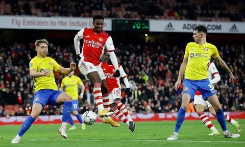 Quên Aubameyang đi, sát thủ vòng cấm của Arsenal đã lộ diện