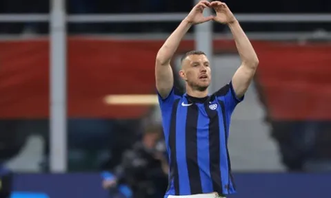 Edin Dzeko: Gừng càng già càng cay