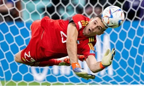 Argentina cần sự ngạo nghễ của Emiliano Martinez