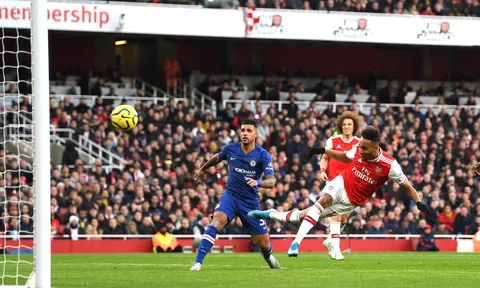 Emerson bấn loạn ra sao sau khi bị Lampard thay ra?
