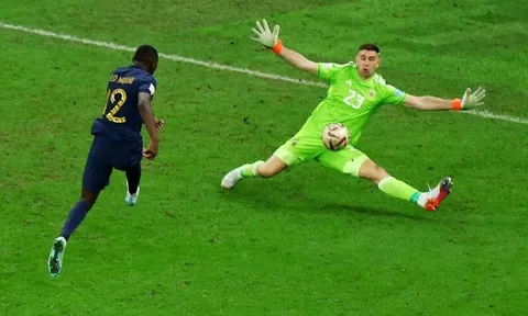 Emiliano Martinez trải lòng về pha cứu thua hay nhất sự nghiệp