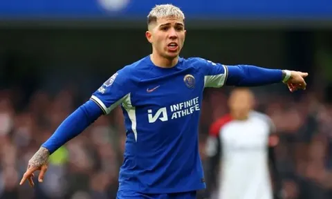 Enzo bảo vệ Pochettino, chỉ ra "cạ cứng" ở Chelsea