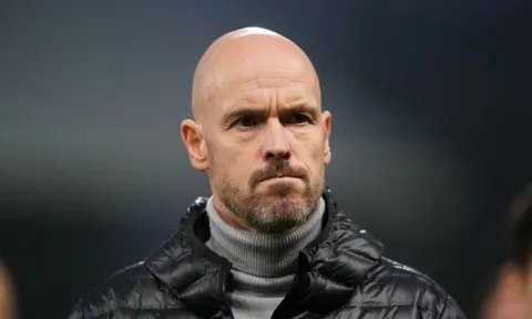 Erik ten Hag dùng chiêu trò để có được Wout Weghorst