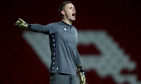 Erik ten Hag nói gì về Dean Henderson?