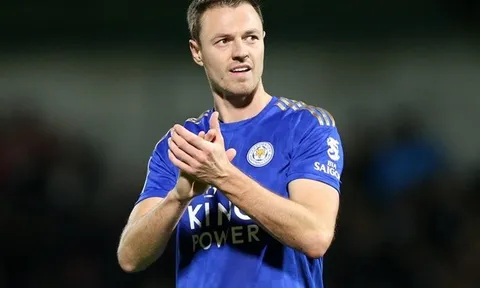 XONG! Rõ khả năng M.U chiêu mộ được Jonny Evans