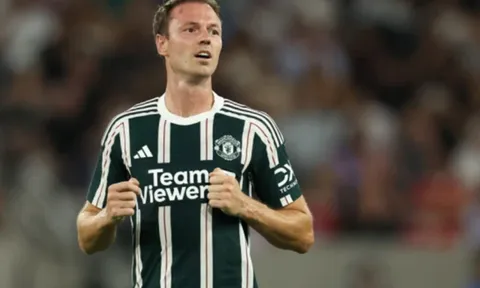"Evans sẽ dễ dàng lọt vào đội một Man United"