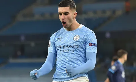 Sát thủ Man City học theo Ronaldo