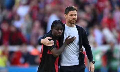 "Kẻ bị M.U phớt lờ" bùng nổ dưới bàn tay Xabi Alonso