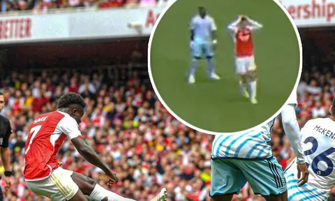 Tân binh Arsenal ôm mặt khó tin trước siêu phẩm của Saka