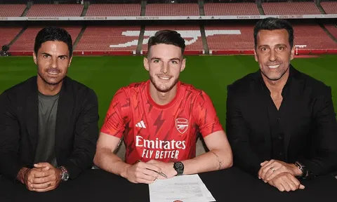 CHÍNH THỨC! Arsenal công bố Declan Rice, chốt luôn số áo