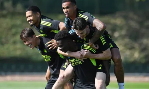 Hình ảnh điên rồ của Saka, Arsenal đón cú hích lớn