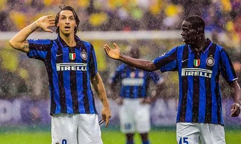 “Động chạm” Balotelli, Ibrahimovic nhận cái kết đắng