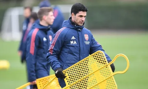 Fabio Vieira khiến Arteta đau đầu