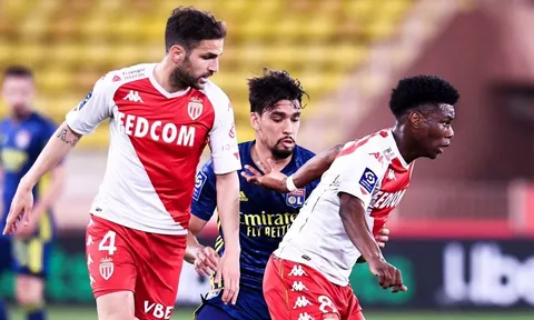 Fabregas đánh giá cao mục tiêu mà Liverpool và Chelsea tranh giành