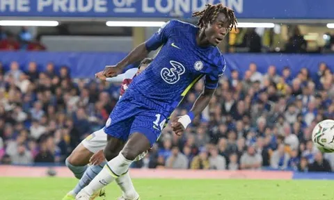 Fabrizio Romano làm rõ khả năng Man Utd cạnh tranh với Tottenham 'người thừa' của Chelsea