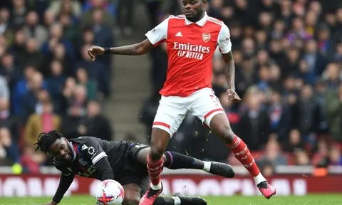 Fan Arsenal lo âu tình trạng sức khỏe Thomas Partey