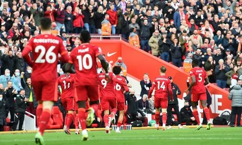 Fan Liverpool tranh thủ chế nhạo M.U tại Anfield