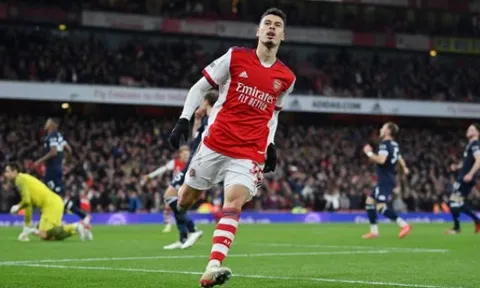 Fan Pháo thủ tìm ra Henry mới