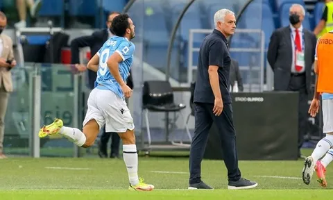 Jose Mourinho chỉ trích thẳng mặt trò cũ vì thói ăn vạ