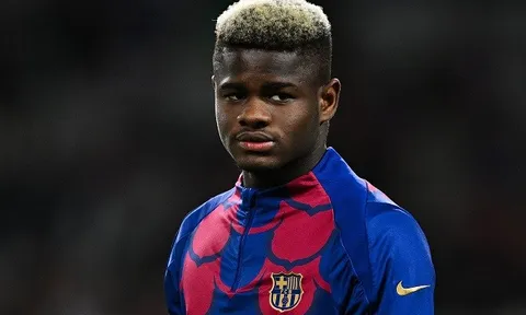Barca dự tính rao bán sao trẻ, Man Utd mở cờ trong bụng