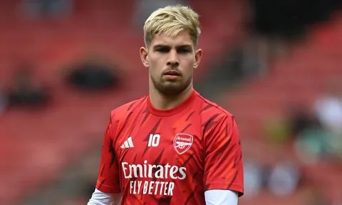 Smith Rowe dứt áo ra đi