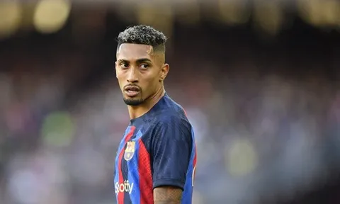 Raphinha gật đầu với Arsenal