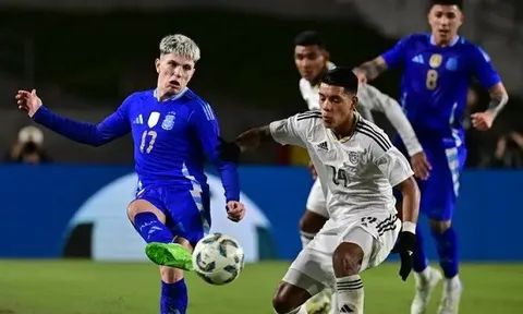 HLV nhận xét về trận đá chính đầu tiên của Garnacho cho Argentina