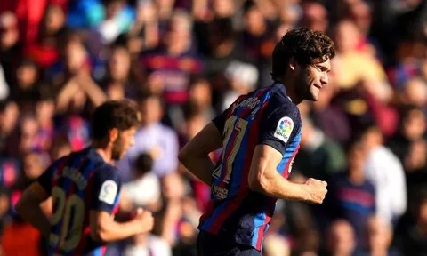 Marcos Alonso lên tiếng sau khi dâng phạt đền khiến Barca mất điểm