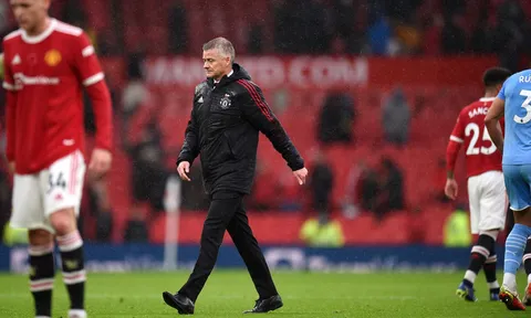 Fabrizio Romano tiết lộ nhân vật duy nhất có thể tống khứ Solskjaer