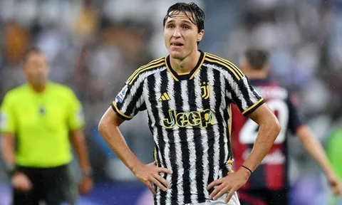 Juve chơi 'nước đôi' với Chiesa