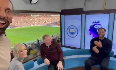 Man Utd ngược dòng, Ferdinand hóa rồ cùng Scholes