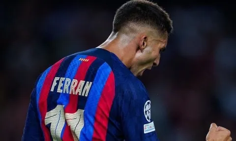 Ferran Torres chỉ cách đánh bại Man United cho Barcelona