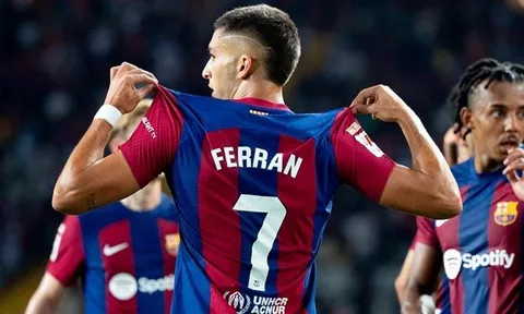 Ferran Torres sẽ là giải pháp trên hàng công Barcelona mùa này