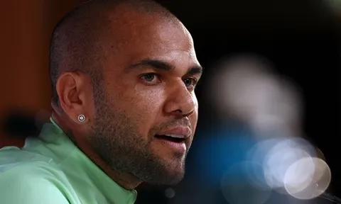 Dani Alves đổi lời khai lần thứ 5