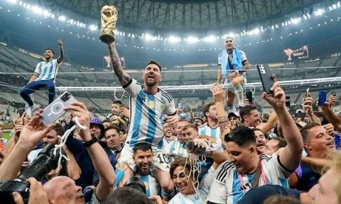 FIFA điều tra tuyển Argentina sau World Cup