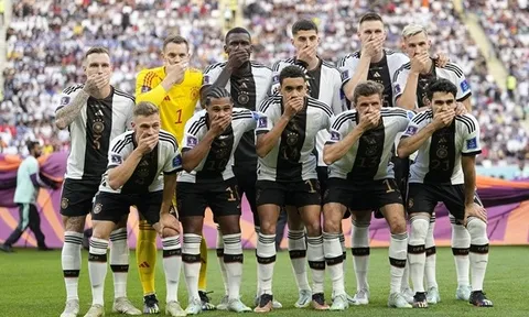 FIFA không phạt tuyển Đức vì hành vi che miệng