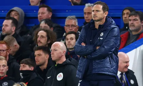 Frank Lampard làm điều khiến Thomas Frank ngạc nhiên