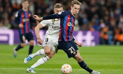 Frenkie De Jong lại khiến Man Utd 'thèm thuồng'