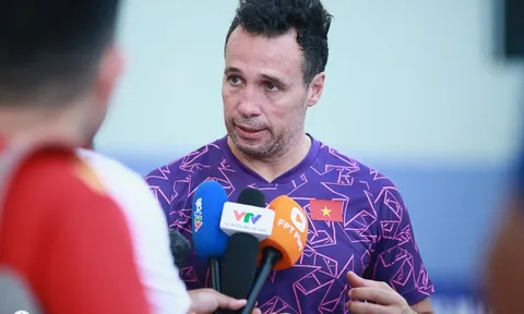'Phải đá với đội mạnh mới giúp cho VĐV tiến bộ'