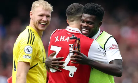 NÓNG! Romano tiết lộ điều kiện Arsenal chiêu mộ liên tiếp 2 tiền vệ