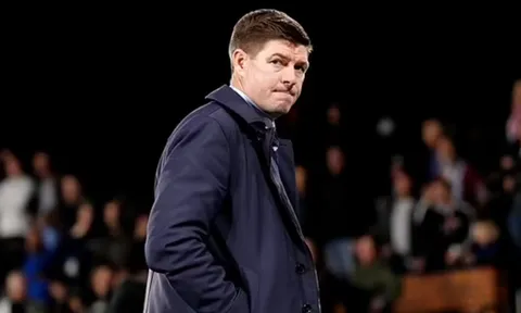 Shearer nói lời cay đắng về trát sa thải của Gerrard