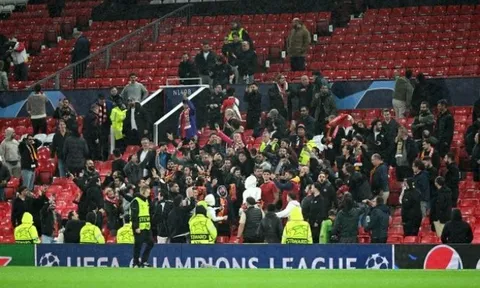NÓNG! UEFA trừng phạt Galatasaray