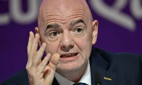 Gianni Infantino giành lấy quyền lực ở FIFA trong sự bất lực của UEFA