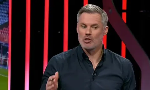 Jamie Carragher phẫn nộ với CĐV Luton