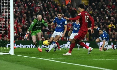 Carragher nêu lên điểm mạnh nổi trội của Gakpo